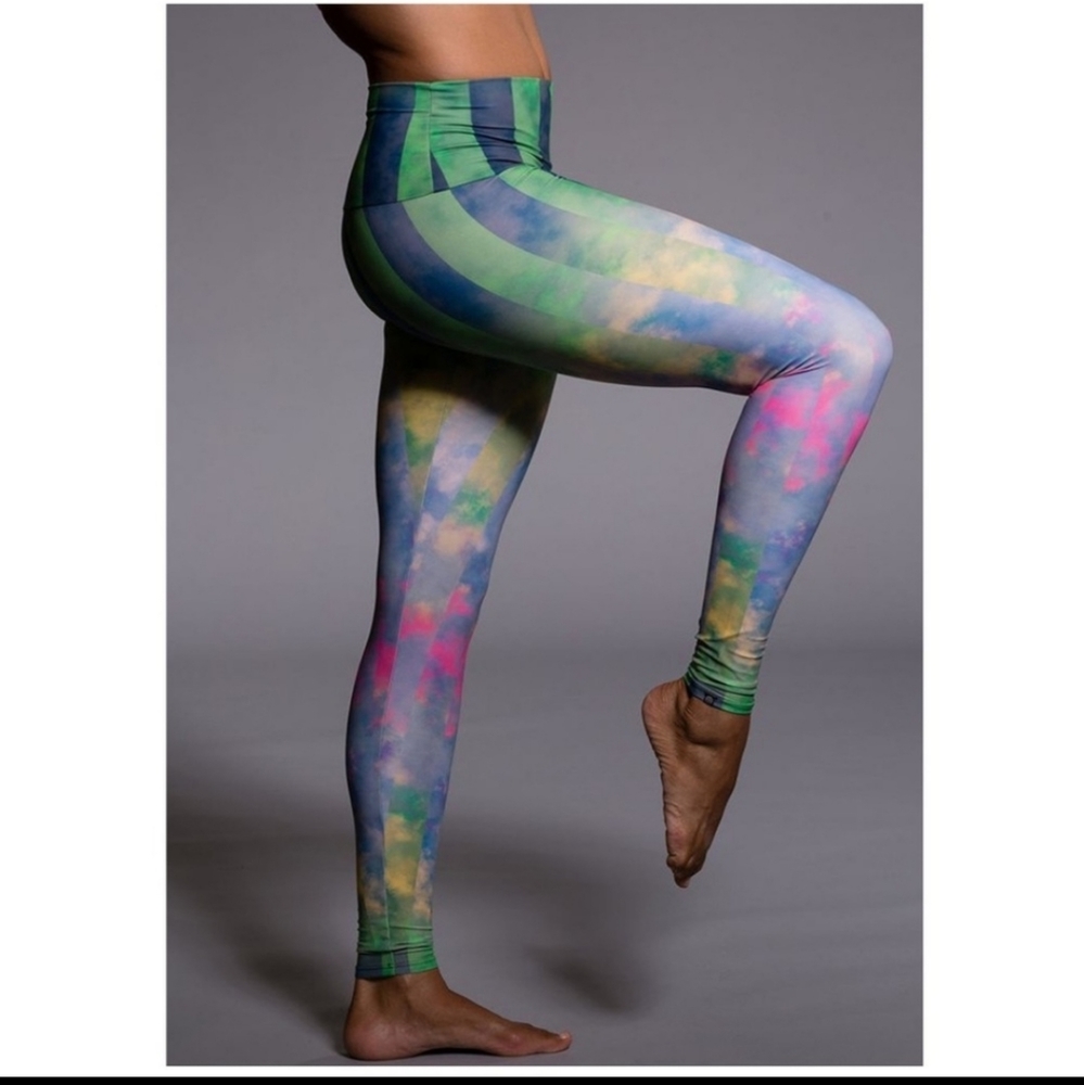 Onzie printed workout pants